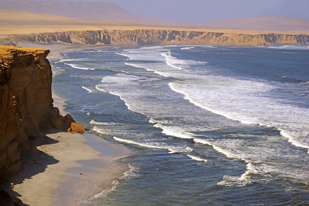 Riserva nazionale di Paracas, dove il deserto incontra l&#39;oceano, Ica, Regione del Perù, Sud America
