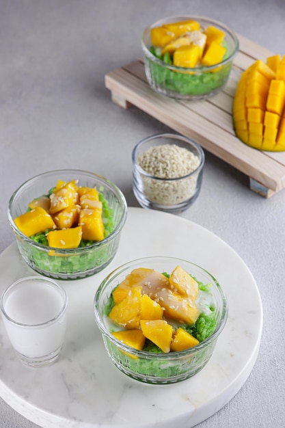 Riso appiccicoso al mango pandan o mango con riso appiccicoso pandan Dessert tailandese