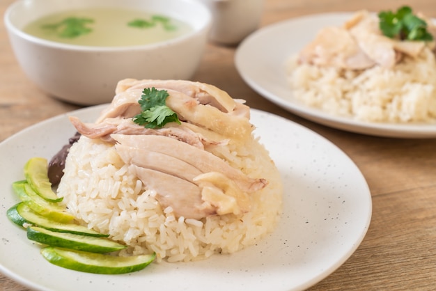 Riso di pollo Hainanese o riso di pollo al vapore