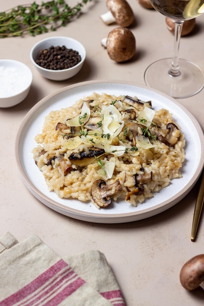 Risotto ai funghi, formaggio e timo Cucina vegetariana Cucina italiana