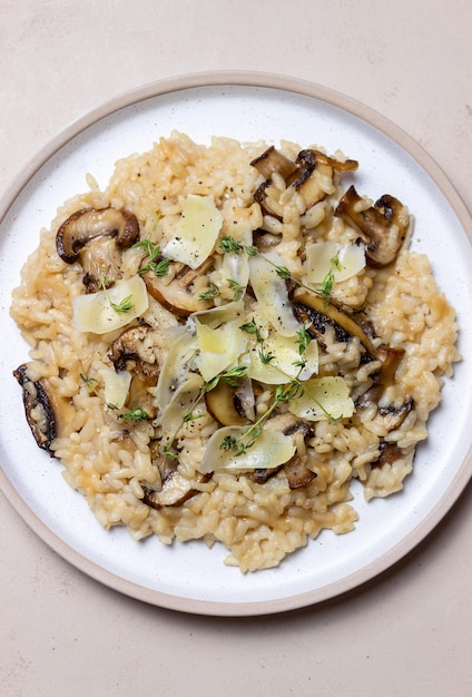 Risotto ai funghi, formaggio e timo Cucina vegetariana Cucina italiana