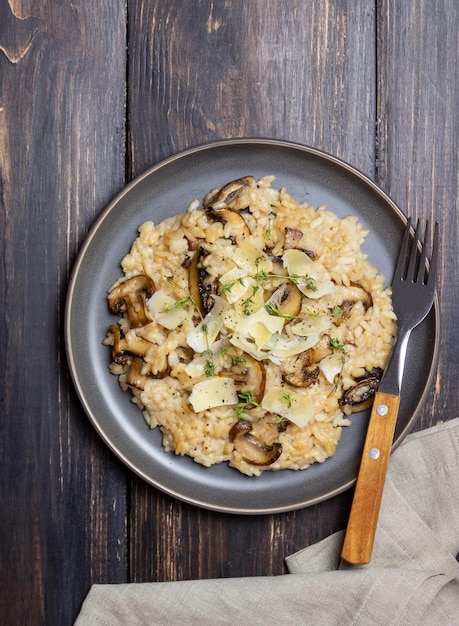 Risotto ai funghi, formaggio e timo Cucina vegetariana Cucina italiana