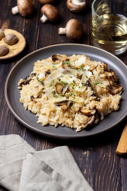 Risotto ai funghi, formaggio e timo Cucina vegetariana Cucina italiana