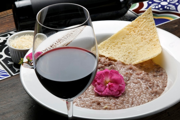 Risotto e vino rosso