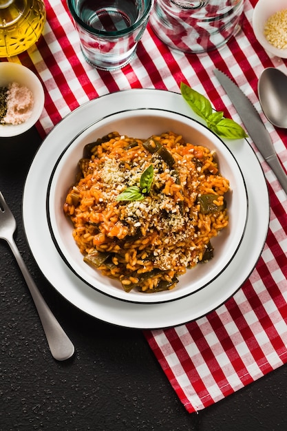 Risotto italiano con salsa di pomodoro