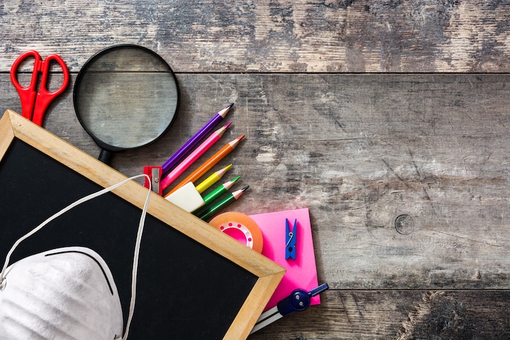 Foto ritorno a scuola e concetto di coronavirus covid-19