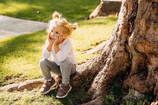 ritratto bambina nel parco