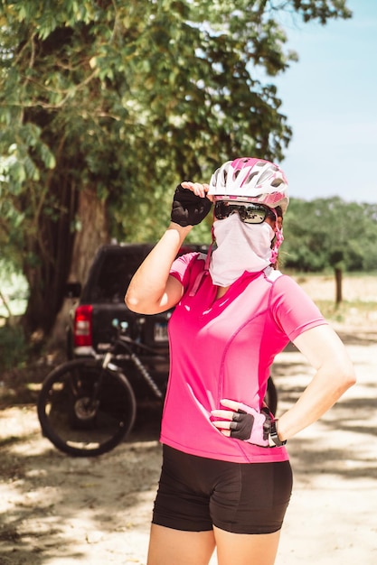 Ritratto di donna ciclista