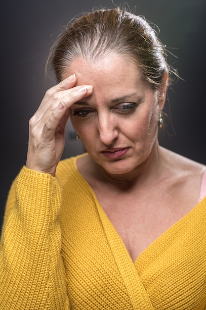 Ritratto di donna con diverse emozioni