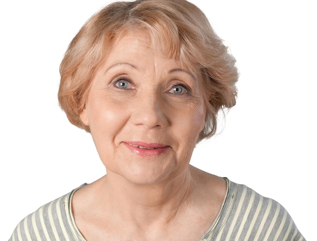 Ritratto di donna d'affari matura isolato su sfondo bianco