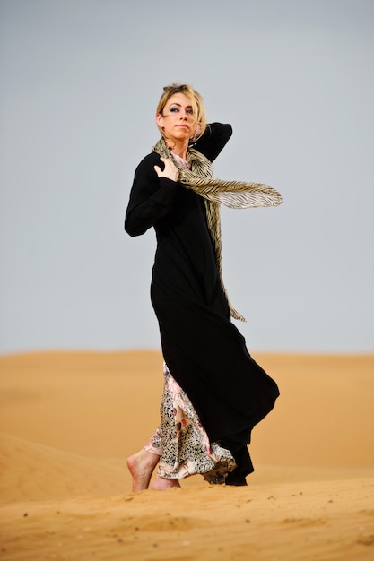 Ritratto di donna vestita in modo arabo