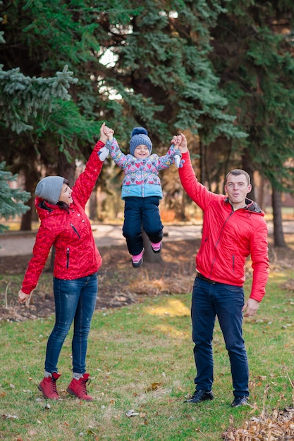 Ritratto di famiglia nel parco