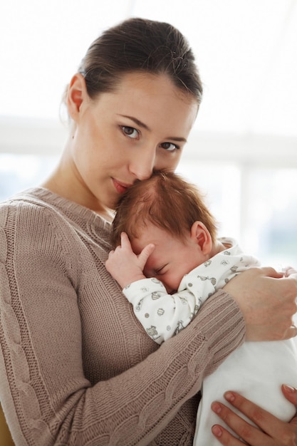 Ritratto di felice madre e bambino