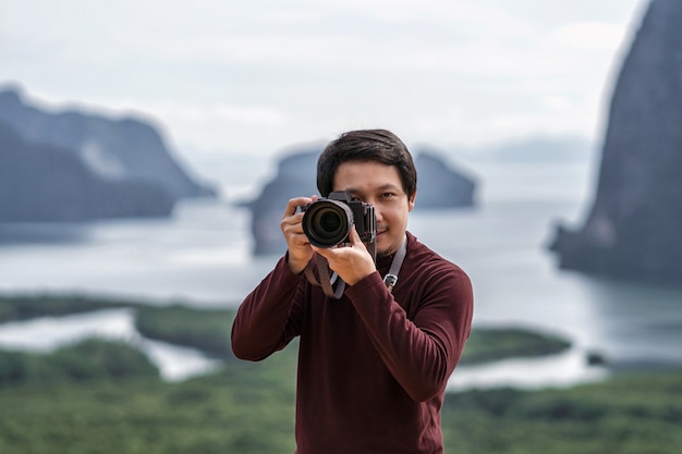 Ritratto di fotografo o turista sul fantastico paesaggio