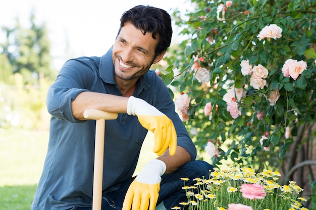 Ritratto Di Giardinaggio Uomo