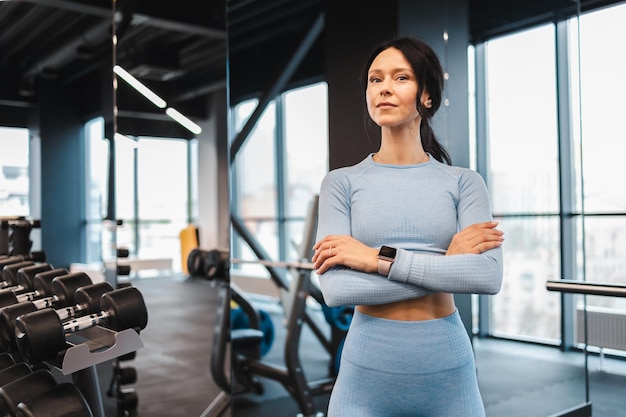 Ritratto di istruttore di fitness femminile