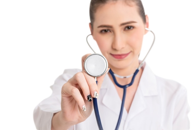 Ritratto di medico donna medico isolato su sfondo bianco