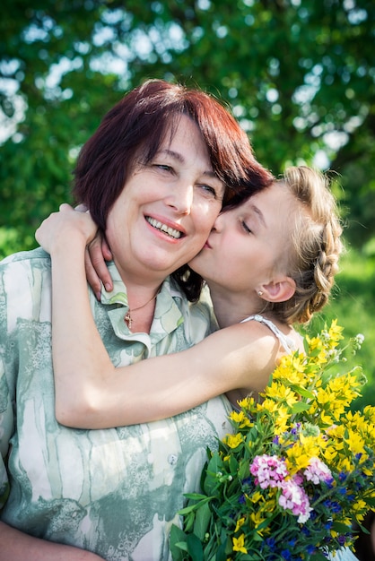 Ritratto di nonna e nipote