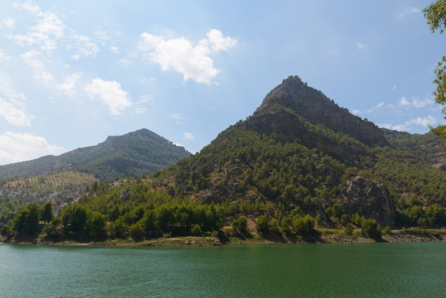 Ritratto di paesaggio a Malaga Spagna al piccolo sentiero del re