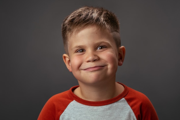 Ritratto di un bambino sorridente