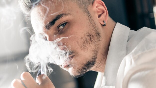 Ritratto di un giovane che fuma