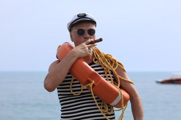 ritratto di un vecchio capitano di mare