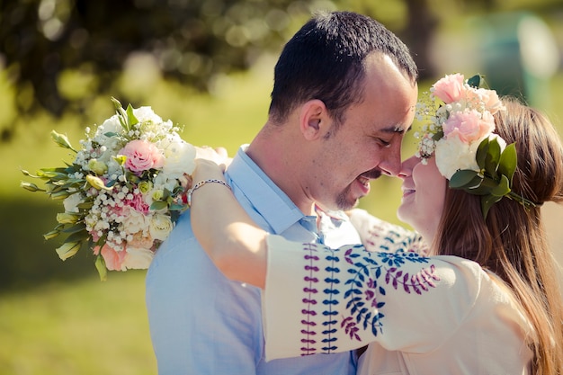 Ritratto di una coppia bella e felice nell'amore