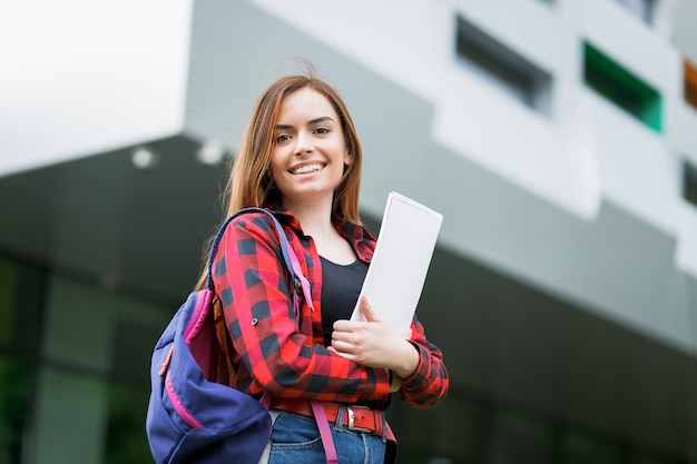 Ritratto di una giovane studentessa