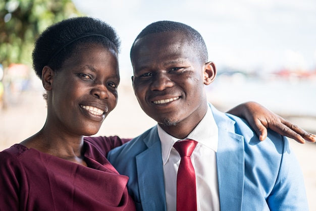 Ritratto di uomo e donna dell'Africa nera con amore