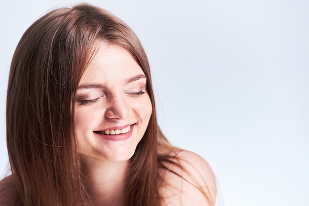 Ritratto in studio di giovane donna