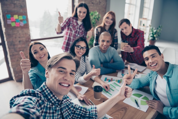 Riunione del team in ufficio