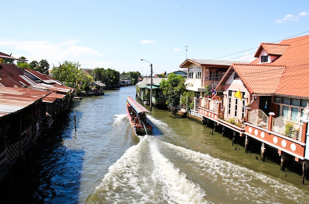 Riverside residenziale in Thailandia