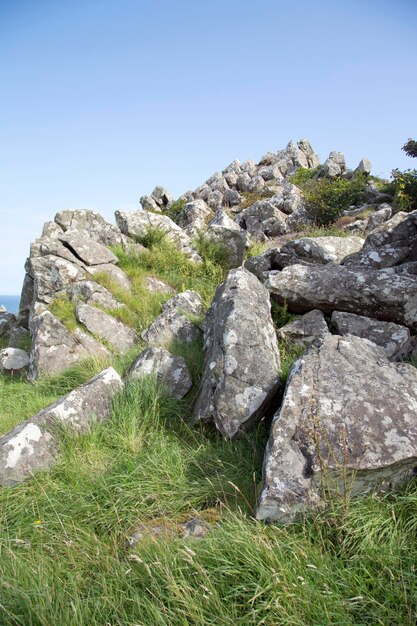 Rocce a Murlough Beach, County Antrim, Irlanda del Nord, Europa