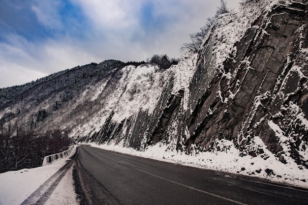 Roccia in strada