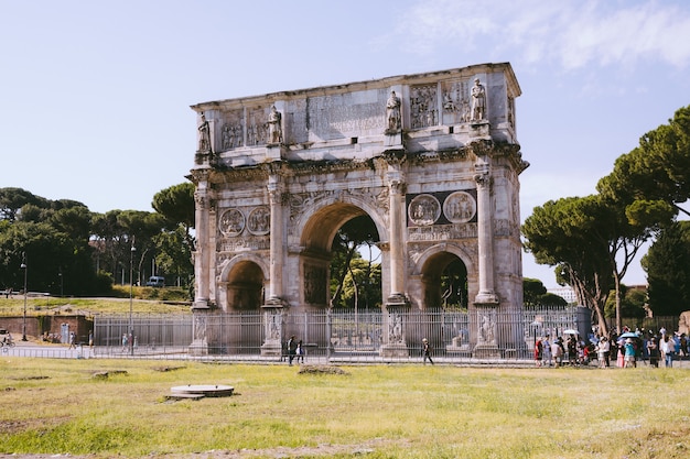 Roma, Italia - 20 giugno 2018: Arco trionfale di Costantino a Roma, situato tra il Colosseo e il Palatino