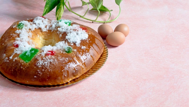 Rosone di Pasqua. Tipico dolce pasquale in Spagna