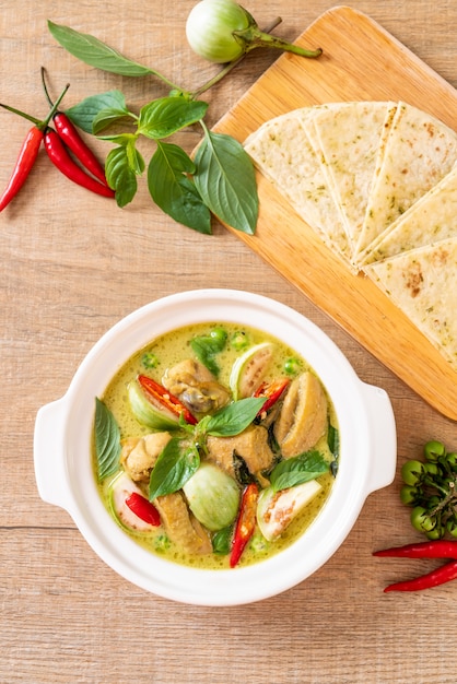 Roti e Green Curry con pollo