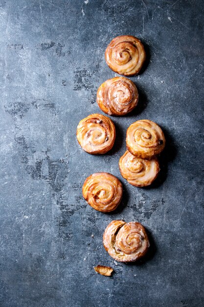 Rotoli di cannella con pasta sfoglia