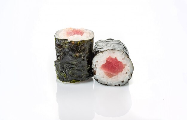 Rotoli di sushi giapponesi freschi tradizionali