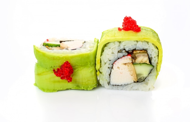 Rotoli di sushi giapponesi freschi tradizionali