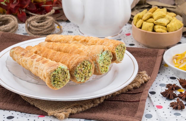 Rotolo di crema di cibo dolce panetteria