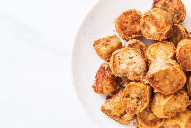 Rotolo di granchio fritto nel grasso bollente