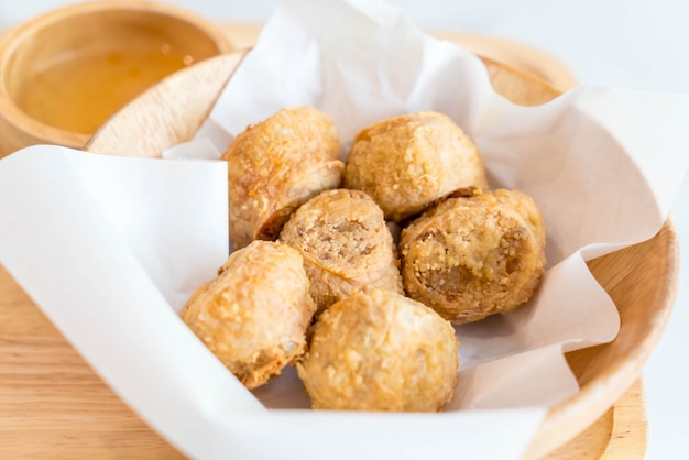 rotolo di granchio fritto