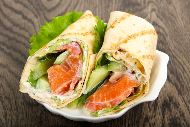 Rotolo di pane di salmone