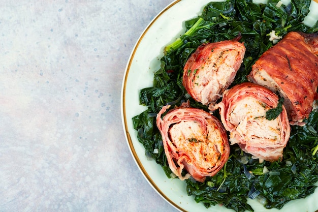 Rotolo di pollo e spinaci fritti