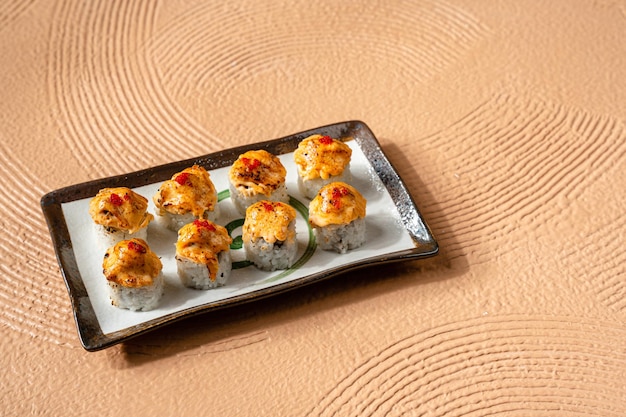 Rotolo di sushi delizioso assortito