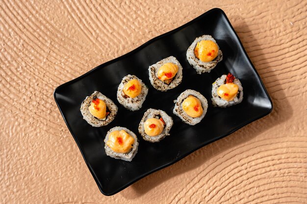 Rotolo di sushi delizioso assortito