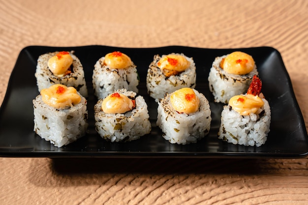 Rotolo di sushi delizioso assortito