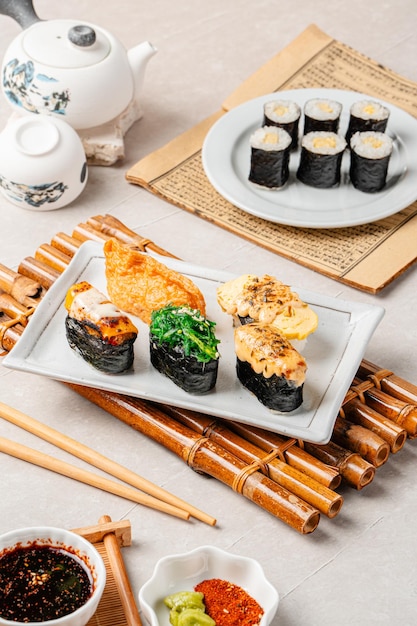 Rotolo di sushi delizioso assortito