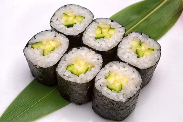 Rotolo di sushi di verdure con cetriolo
